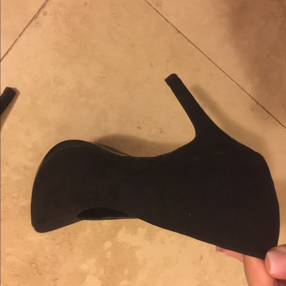 Vintage Style H&M Black Suede Pumps - Picture 5 of 5